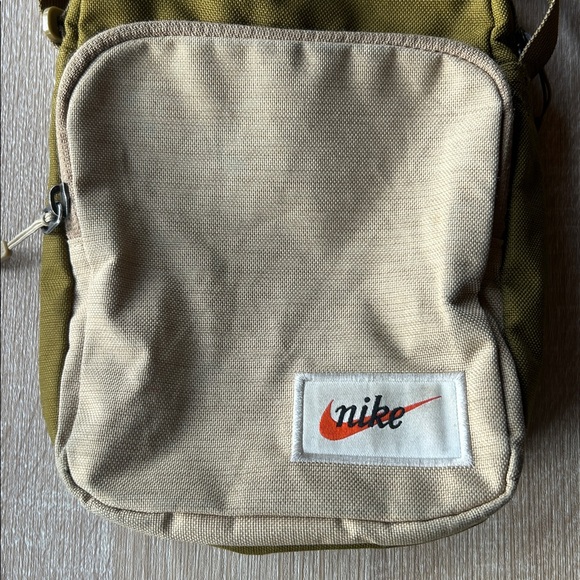 Crossbody Nike Bag - Picture 2 of 4